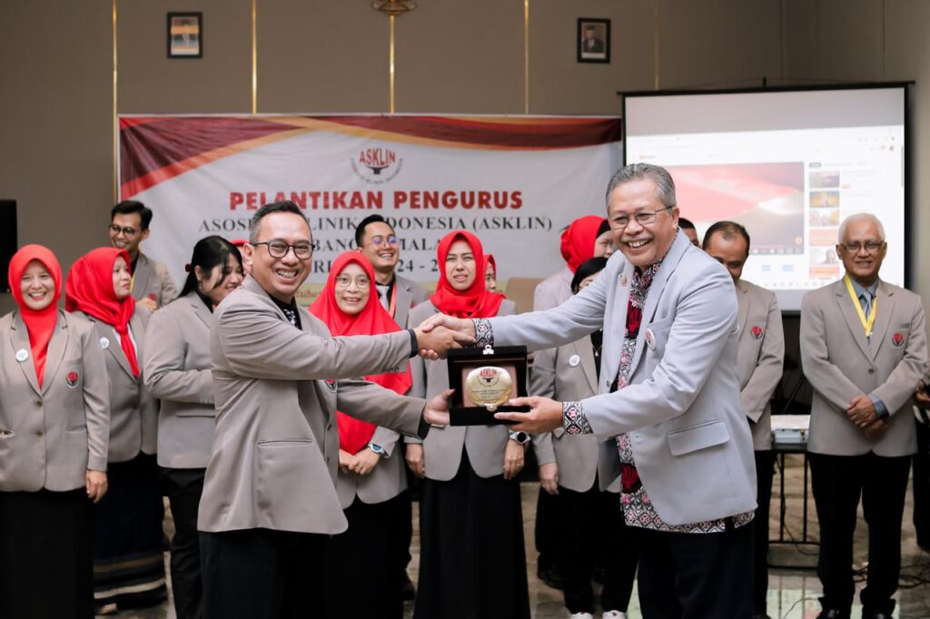 dr. Darmanto Kembali Dilantik sebagai Ketua Asosiasi Klinik Pemalang Periode 2024 – 2028   