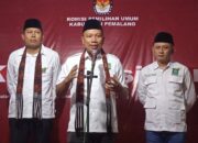 Disambut Tarian Jawa Barat, Resmi Vicky Prasetyo dan Mochamad Suwendi Mendaftar ke KPU Pemalang