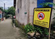 Jalan Desa Gunungbatu Longsor, Kendaraan Roda Empat Dilarang Melintas