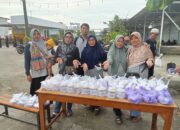 Alumni SMA Satya Praja 1990 Tebar Kebaikan, Ratusan Paket Takjil Ludes dalam Sekejap
