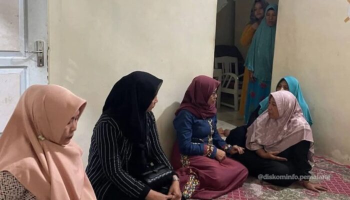 TP PKK Pemalang Salurkan Bantuan untuk Korban Pohon Tumbang