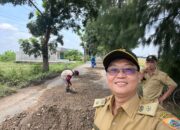 Kerja Bhakti Warga Desa Loning Perbaiki Jalan Rusak Parah di Ruas Loning–Nyamplungsari