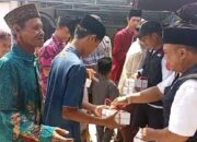 Jum’at Berkah, Rizal Bawazier Bagikan Ratusan Nasi Kotak di Masjid Islahul Hayyat Pemalang