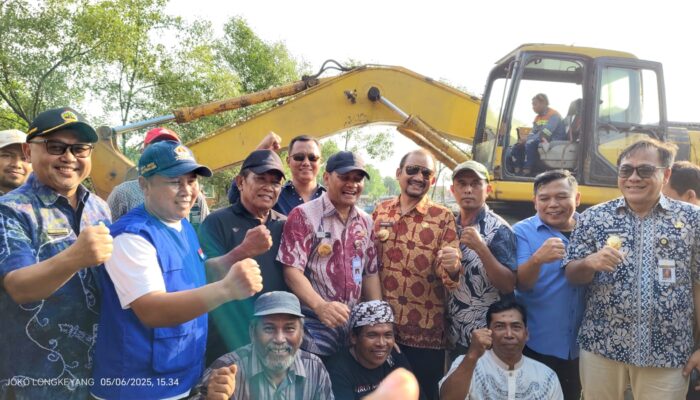 Gubernur Jateng Tinjau Pengerukan Muara PPP Asemdoyong: Revitalisasi untuk Sejahterakan Nelayan