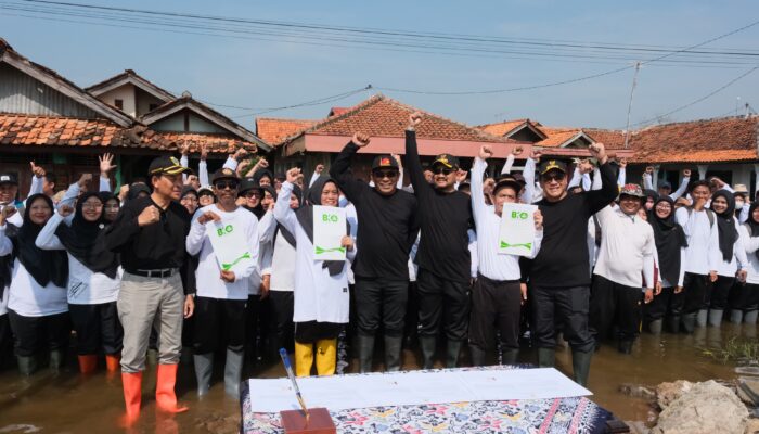 Slamet Ramuji Soroti Peran Vital Guru di Momen Haru di Tengah Rob 807 PPPK Pemalang Resmi Jadi ASN. 