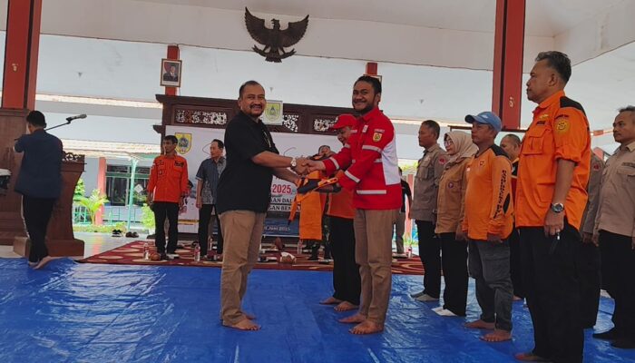 Bupati Anom Widiyantoro Buka Sarasehan Dan Kukuhkan Relawan se-Kabupaten Pemalang