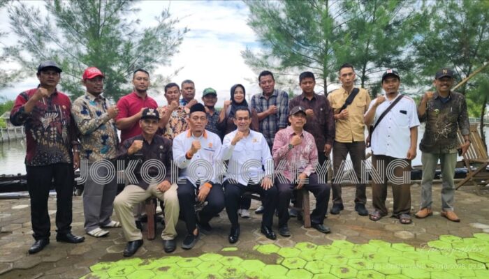 Anggota DPR RI, Rizal Bawazier Tegaskan Komitmen Kawal Pembangunan Tanggul Laut di Kecamatan Ulujami