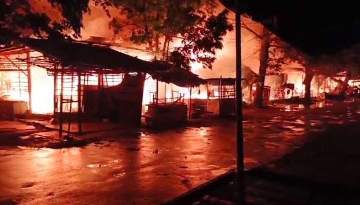 Pemalang Mencekam! Kompleks Pasar Pagi Terbakar, Los Pakaian Ludes Diamuk Si Jago Merah