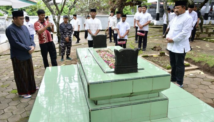 Napak Tilas Pesarean Suronatan, Ritual Sakral Pemimpin Kabupaten Pemalang di HUT Ke : 451