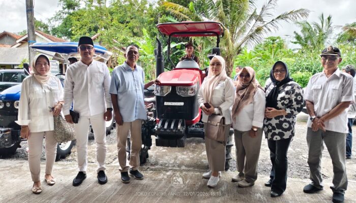 Sawah Pemalang Naik Kelas! Drone Resmi Mengudara dan Traktor Raksasa Melumpur