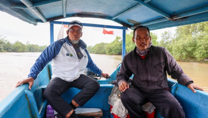 Terjang Gelombang Segara Anakan, Sekda Jateng Napak Tilas Pengabdian Guru Muchtar