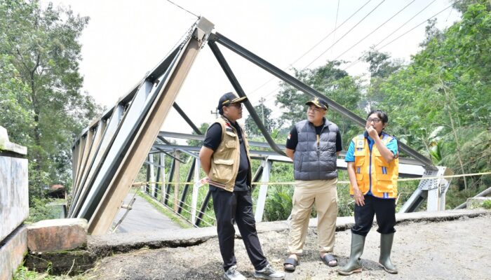 Jembatan Mendelem Ambrol, Kadis DPU Segera Bangun Jembatan Darurat