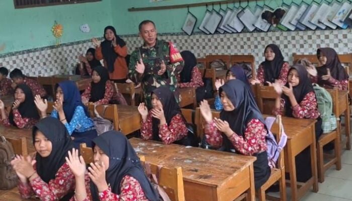 Bukan Sekadar Aspal, TNI “Bangun” Masa Depan Anak Desa di Brebes