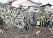 TNI Bangun Jembatan Bailey di Desa Penakir guna Pulihkan Akses Pascabanjir