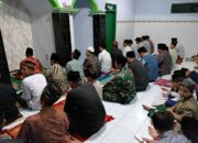 Wujudkan Wilayah Religius, Babinsa Ulujami Berbaur dengan Warga dalam Tarawih Berjamaah