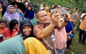 Kala Parikan Mbah Mudin Bikin Gubernur Ahmad Luthfi Tertawa Lepas