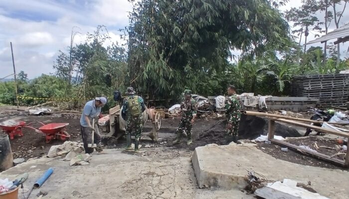 Aksi Nyata di Sigeblog, TNI-Warga Bangun Jembatan Bailey Penakir