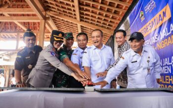 Ahmad Luthfi Resmikan Jalan di Sragen, Akses Logistik Makin Cepat Mulus Beraspal