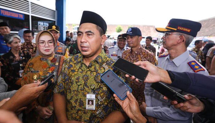 Jateng Siaga 24 Jam! Gus Yasin Cek Fisik Sopir Bus di Terminal Sukoharjo