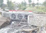 Sinergi TNI-Rakyat Pulihkan Jembatan Sawangan yang Sempat Putus