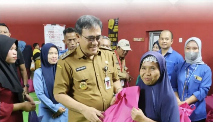 Oase di Tengah Kenaikan Harga, 1.000 Paket Sembako Murah Guyur Warga Serang