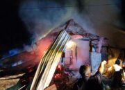 Si Jago Merah Mengamuk di Desa Longkeyang, Rumah Warga Ludes Dilalapnya Kerugian Capai Ratusan Juta