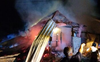 Si Jago Merah Mengamuk di Desa Longkeyang, Rumah Warga Ludes Dilalapnya Kerugian Capai Ratusan Juta