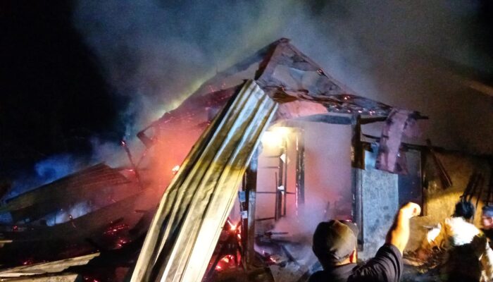 Si Jago Merah Mengamuk di Desa Longkeyang, Rumah Warga Ludes Dilalapnya Kerugian Capai Ratusan Juta