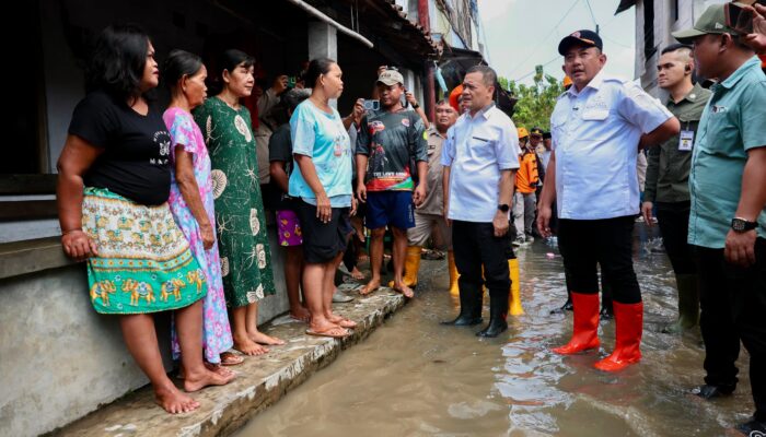 Terjang Lumpur, Gubernur Luthfi Pastikan Solo Raya Segera Pulih dari Banjir