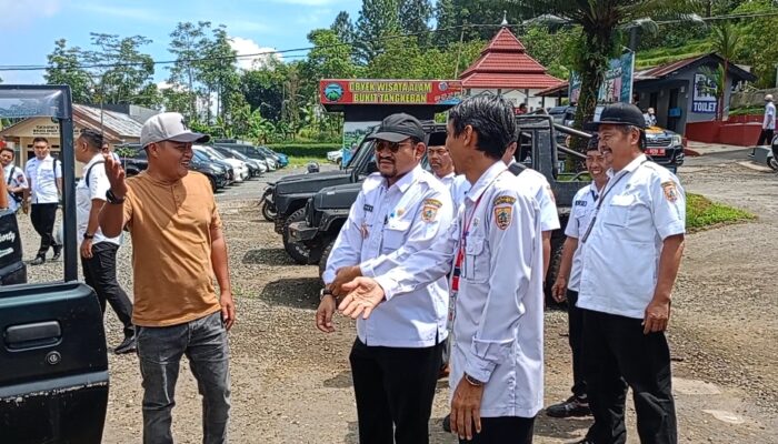 Misi Hijau di Wisata Bukit Tangkeban: Bupati Anom dan 123 Perangkat Desa Tanam Tabebuya