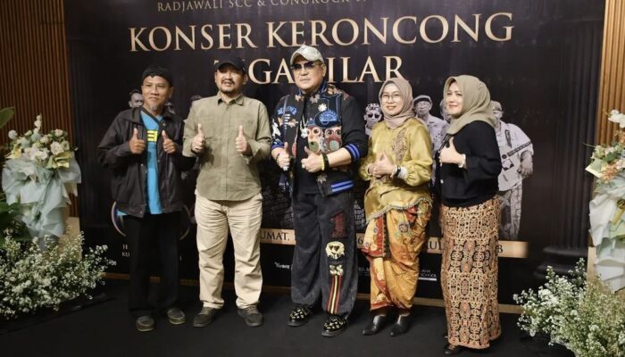 Top! Bupati Pemalang Terima Penghargaan Tokoh Penggerak Keroncong