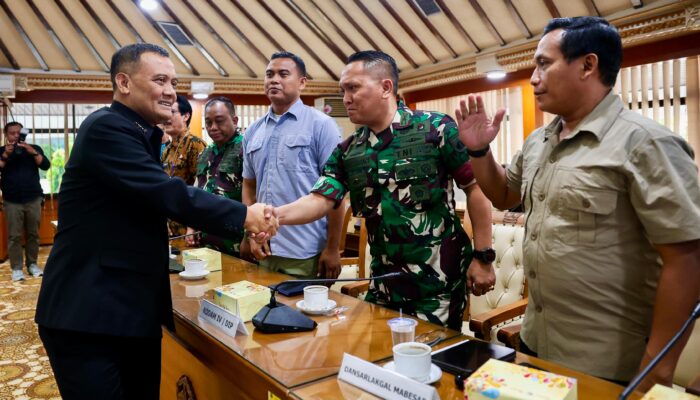 Revolusi Energi! Jateng-TNI AD Olah Sampah Jadi BBM di Jatibarang
