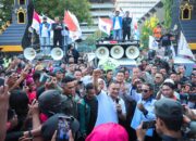 Aksi Humanis Gubernur Luthfi: Beri Bunga dan Solusi untuk Buruh Jateng