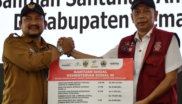 Bupati Pemalang Kukuhkan Kampung Siaga Bencana, Wamensos Serahkan Santunan