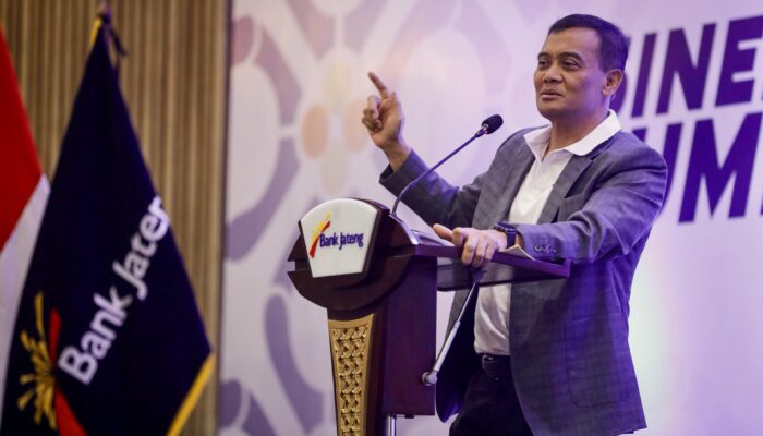 Gubernur Ahmad Luthfi Desak Bank Jateng Gencarkan Kredit Mikro, Targetkan 4,9 Juta UMKM Naik Kelas
