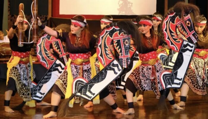 Bupati Anom Bawa Sendratari ‘Banyu Panguripan’ ke Jakarta