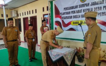 Resmi Dilantik Camat Bodeh, Pj Kades Pendowo Diminta Kawal Kesinambungan Pelayanan Publik