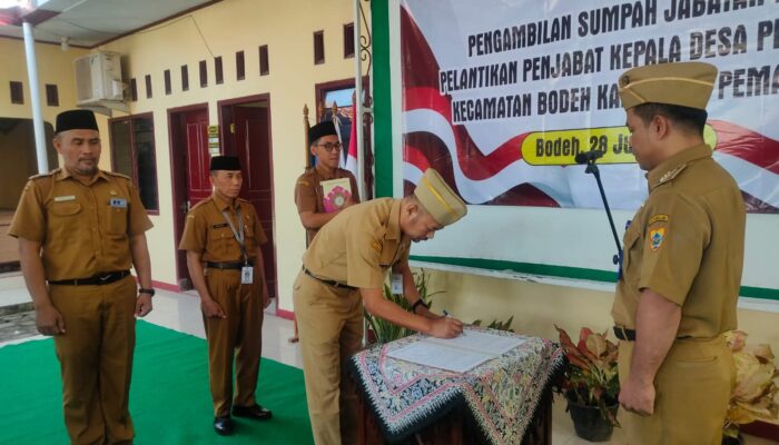 Resmi Dilantik Camat Bodeh, Pj Kades Pendowo Diminta Kawal Kesinambungan Pelayanan Publik