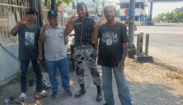 Bukan Diusir tapi Dirangkul, Cara Menyentuh Camat Comal Dekati Anak Punk di Blandong