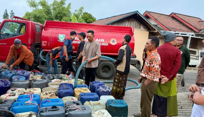 Jutaan Juta Liter Air Bersih Mengalir ke 25 Daerah Kering di Jateng