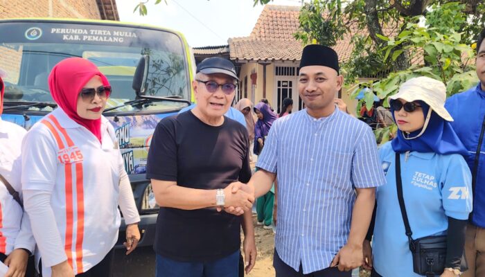 Kekeringan Ekstrem, Legislator PAN Gercep Kirim Air Bersih ke Desa Jatingarang