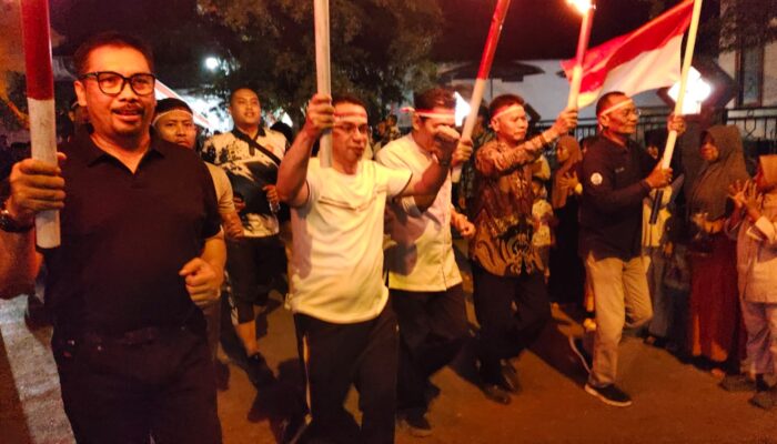 Semangat Kemerdekaan Berkobar! Rizal Bawazier Buka Estafet Obor Comal: “Alat Pemersatu, Bukan Sekadar Menang-Kalah”