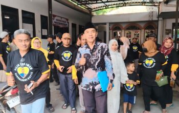 Siap Bawa Perubahan, Imam Mukarto Resmi Daftar Bacalon Kades Kendalsari Diiringi Ratusan Pendukungnya