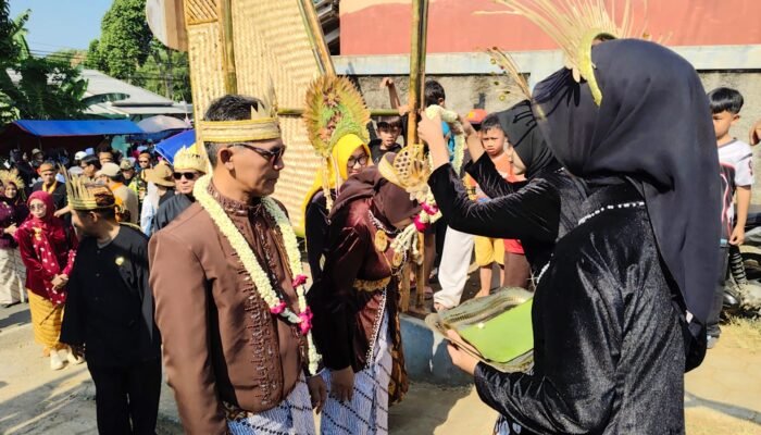 Ratusan Tampah Ponggol Mengguncang Cibuyur, Ribuan Warga Padati Festival Slumpring 2026!