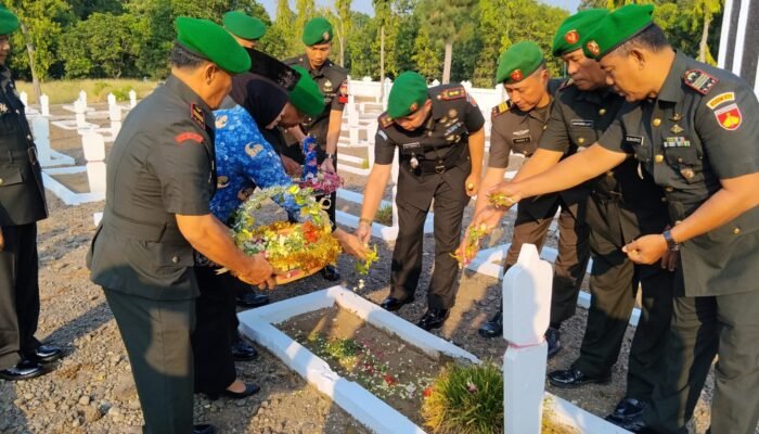 Dandim Pemalang Pimpin Ziarah di TMP Jayana Sureng Yudha Peringati HUT ke-65 Korem 071/Wijayakusuma