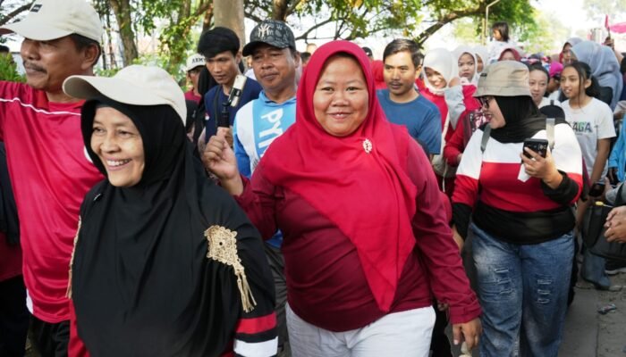Ratusan warga Wansel Ikuti Jalan Sehat HUT ke-81 RI yang dilepas Plt Bupati Pemalang 