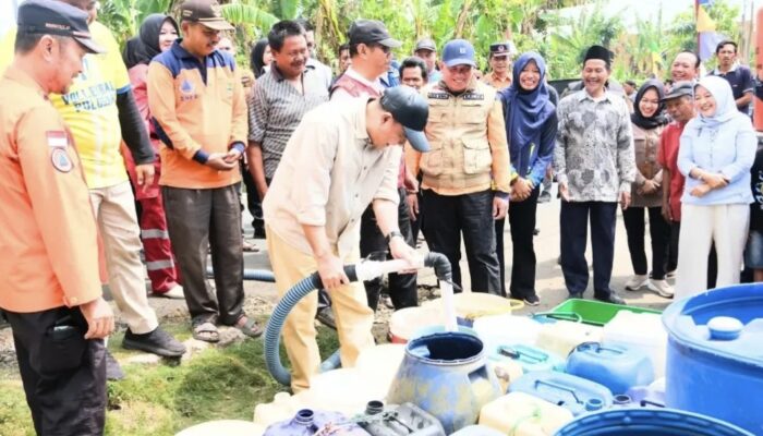 Gercep! Plt Bupati Pemalang Naik Gunung Kirim Air Bersih ke Zona Kekeringan