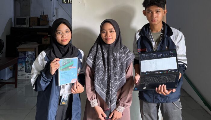 Mahasiswa KKN UNDIP Luncurkan Buku Kas Digital, Tata Kelola Keuangan Madrasah Nurul Huda Kini Lebih Modern