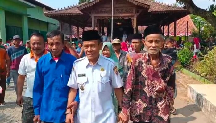 Semangat Warga Kebandaran Menggema! H. Sumarto “Cumul” Daftar Kembali, Calon Kades “Lurahe Cumul, Lanjutkan!”
