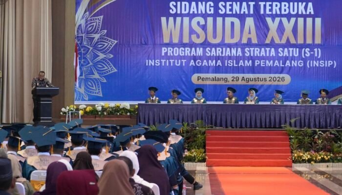 Cetak 211 Sarjana Baru, Plt Bupati Nurkholes Kobarkan Semangat Pengabdian di Pemalang